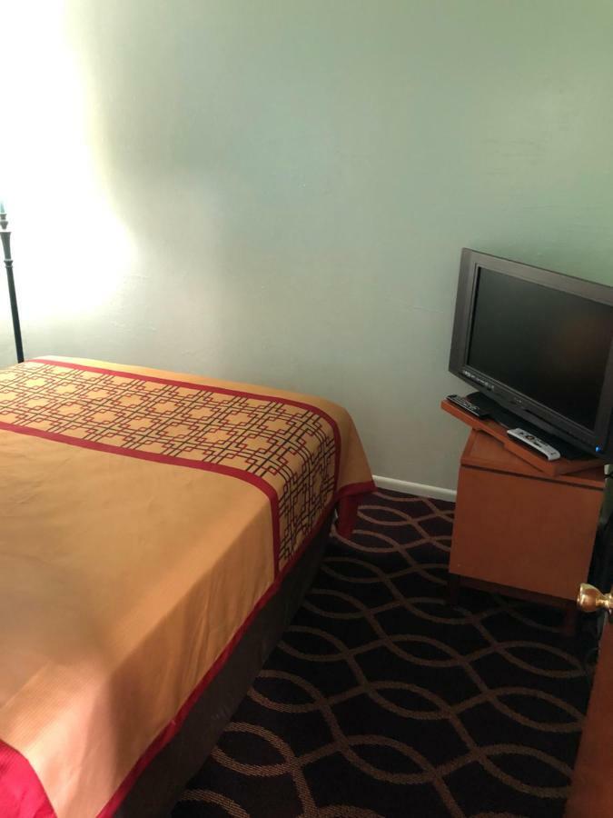 Klamath Motor Lodge Yreka Bagian luar foto